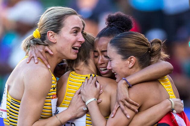 Bilder des Jahres 2022, Sport 07 Juli Sport Themen der Woche KW29 Sport Bilder des Tages Leichtathletik, WM in Eugene, Deutschland holt Bronze über 4x100m der Frauen World Athletics Championships Oregon 22; United States of America, 23.07.2022 Alexandra Burghardt, Gina Lueckenkemper, Tatjana Pinto, und Rebekka Haase of Germany win bronze in the 4 x 100 m relay of the women at the World Athletics Championships Oregon 22 in Eugene, on Saturday, July 23, 2022 Copyright: xBEAUTIFULxSPORTS OlafxRellischx