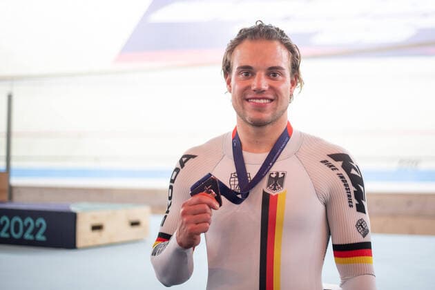 Bilder des Jahres 2022, Sport 08 August Sport Themen der Woche KW33 Sport Bilder des Tages DOERNBACH Maximilian (GER) with the bronze medal, Mens 1km Time Trial, GER, Track cycling, Rad, Radsport, Bahnrad, Bahn (Bahnrad), European Championships Munich 2022, 15.08.2022 Photo: Eibner Memmler GER, Track Cycling (Bahnrad), European Championships Munich 2022, 15.08.2022 Munich Copyright: xEibner Memmlerx EP_MMR