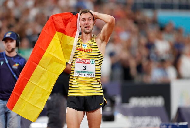 Bilder des Jahres 2022, Sport 08 August Sport Themen der Woche KW33 Sport Bilder des Tages 16.08.2022 European Championships Munich - Europameisterschaft LEICHTATHLETIK -European Championships Munich - Europameisterschaft LEICHTATHLETIK - LEICHTATHLETIK - ZEHNKAMPF MÄNNER 1500M - LAUF 1 in München (Olympiastadion), Deutschland, HMB Media Schumacher, bfischu, ----- KAUL Niklas (GER) Europameister Copyright: HMBxMedia Schumacher