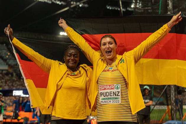 Bilder des Jahres 2022, Sport 08 August Sport Themen der Woche KW33 Sport Bilder des Tages PUDENZ Kristin (GER), Discus Throw Women (Diskuswurf Frauen), VITA Claudine (GER), Discus Throw Women (Diskuswurf Frauen) GER, Athletics (Leichtathletik), European Championships Munich 2022, 16.08.2022, GER, Athletics (Leichtathletik), European Championships Munich 2022, 16.08.2022 Muenchen Copyright: xEibner-Pressefotox EP_SMR