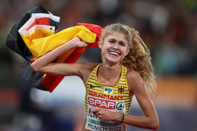 Bilder des Jahres 2022, Sport 08 August Sport Themen der Woche KW33 Sport Bilder des Tages European Championships Munich22; Leichtathletik, 18.08.2022 Konstanze Klosterhalfen (GER) gewinnt den Titel ueber 5000m - European Championships Munich22 am 18.08.22 im Olympiastadion in Muenchen, Deutschland. Copyright: xBEAUTIFULxSPORTS AxelxKohringx