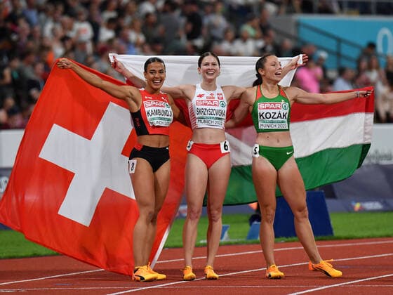 Bilder des Jahres 2022, Sport 08 August Sport Themen der Woche KW33 Die Siegerinnen KAMBUNDJI Ditaji (Schweiz) SKRZYSZOWSKA Pia (Polen) und KOZAK Luca (Ungarn) beim 100m Hürdenlauf Wettbewerb der European Championships 2022 in München am 21.08.2022. München Olympiastadion Bayern Deutschland