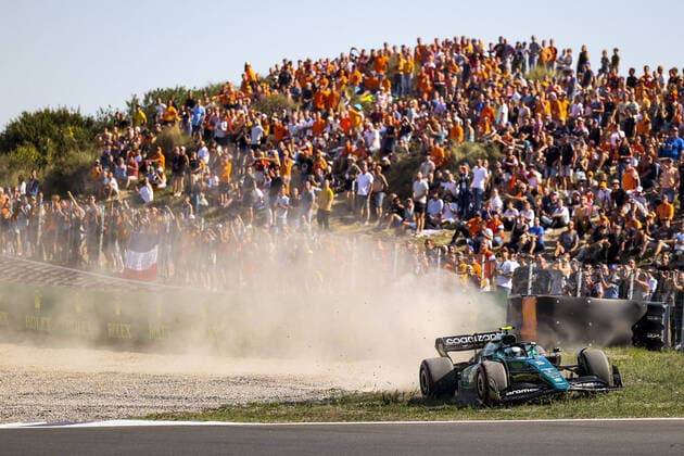 Bilder des Jahres 2022, Sport 09 September Sport Themen der Woche KW35 Sport Bilder des Tages 05 VETTEL Sebastian (ger), Aston Martin F1 Team AMR22, action going off track, gravel during the Formula 1 Heineken Dutch Grand Prix 2022, 15th round of the 2022 FIA Formula One World Championship, WM, Weltmeisterschaft from September 2 to 4, 2022 on the Zandvoort Circuit, in Netherlands, Belgium - F1 - DUTCH GRAND PRIX 2022 DPPI Panoramic 00122035_1R6_9564.JPG_