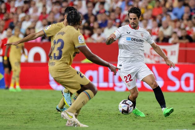 September 3, 2022, Seville, Seville, Spain: Francisco Alarcon Isco of Sevilla FC runs with the ball during the La Liga Santader match between Sevilla CF and FC Barcelona, Barca at Ramon Sanchez Pizjuan in Seville, Spain, on September 03, 2022. Seville Spain - ZUMAd159 0168073392st Copyright: xJosexLuisxContrerasx