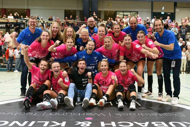 Bilder des Jahres 2022, Sport 09 September Sport Themen der Woche KW36 Sport Bilder des Tages die TusSies Jubeln wieder TusSies Metzingen vs. HSG Bad Wildungen Vipers Handball, HBF, 1.Ligaspiel, Saison 2022 2023 , 10.09.2022 TusSies Metzingen vs. HSG Bad Wildungen Vipers Handball, HBF, 1.Ligaspiel, Saison 2022 2023 , 10.09.2022 Metzingen Copyright: xEibner-Pressefotox EP_TBR