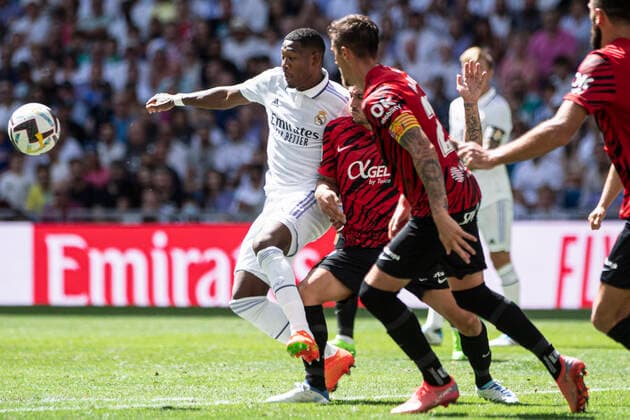 11.09.2022, Madrid, Spain. David Alaba of Real Madrid Cf battles for the ball during the LaLiga Santander match between Real Madrid CF and RCD Mallorca at Stadium Santiago Bernabeu on 11 September 2022 in Madrid, Spain. Madrid Santiago Bernabeu Community of Madrid Spain Copyright: xJustPictures.ch Eurasiax-xAlvaroxMedrandax