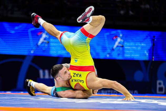 Bilder des Jahres 2022, Sport 09 September Sport Themen der Woche KW36 Sport Bilder des Tages Senior Wrestling World Championships 2022 63kg GR - Nikolay Ivanov VICHEV (BUL) df. Galym KABDUNASSAROV (KAZ) Belgrad Stark Arena Serbia