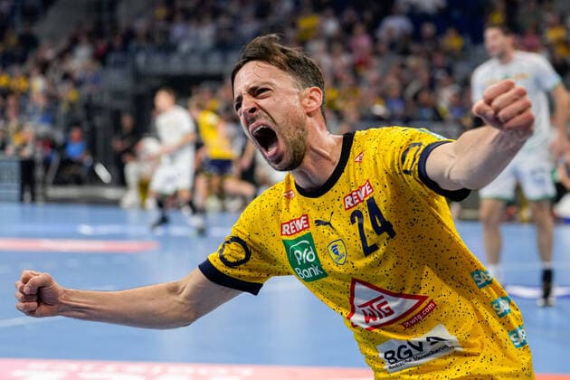 Bilder des Jahres 2022, Sport 09 September Sport Themen der Woche KW37 Sport Bilder des Tages Torschütze Patrick Groetzki (RNL, 24) jubelt über ein Tor, Jubel, Torjubel, Torerfolg, celebrate the goal, goal, celebration, Jubel ueber das Tor, optimistisch, Spielszene, Highlight, Einzelbild, Action, Aktion, 15.09.2022, Mannheim (Deutschland), Handball, Bundesliga, Rhein-Neckar Löwen - SC DHfK Leipzig