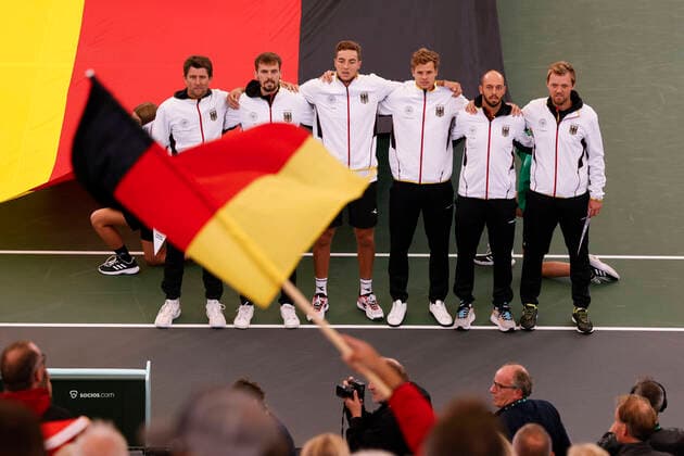 Bilder des Jahres 2022, Sport 09 September Sport Themen der Woche KW37 Davis Cup, Team Germany, Mannschaft, Mannschaft L-R. Kapitaen Michael Kohlmann, Oscar Otte, Jan-Lennard Struff, Yannick Hanfmann, Tim Puetz und Kevin Krawietz. Tennis - Davis Cup 2022 - ITF Davis Cup - Rothenbaum - Hamburg - Hamburg - Germany - 16 September 2022. Â Copyright: xJuergenxHasenkopfx