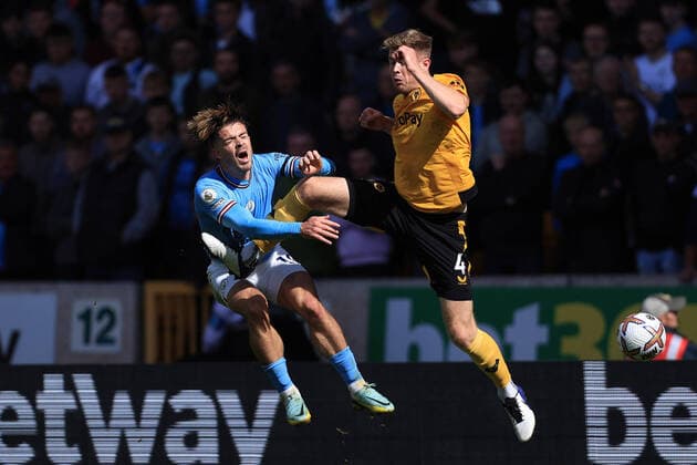 Bilder des Jahres 2022, Sport 09 September Sport Themen der Woche KW37 Football - Premier League - Wolverhampton Wanderers v Manchester City 17th September 2022 - Premier League - Wolverhampton Wanderers v Manchester City - Nathan Collins of Wolverhampton Wanderers fouls Jack Grealish of Manchester City which leads to him receiving a red card - Photo: Simon Stacpoole Offside. Wolverhampton England UK Copyright: xSimonxStacpoolexOffside 775839473