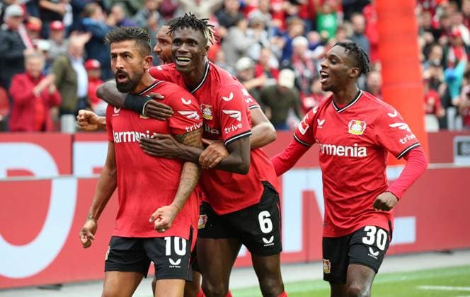 Bilder des Jahres 2022, Sport 09 September Sport Themen der Woche KW37 17.09.2022; Fussball; GER; Saison 2022 2023 ; 1.Bundesliga; 7.Spieltag. : Bayer 04 Leverkusen -- SV Werder Bremen : Jubel bei Bayer : Torschütze Kerem Demirbay (10 B04) und Odilon Kossounou (6 B04) und Jeremie Frimpong (30 B04) DFL REGULATIONS PROHIBIT ANY USE OF PHOTOGRAPHS AS IMAGE SEQENCES AND OR QUASI-VIDEO. 1.Fussball-Bundesliga : 17.09.2022 Fussball; GER; Saison 2022 2023 ; 1.Bundesliga; 7.Spieltag. Bayer 04 Leverkusen--SV Werder Bremen :