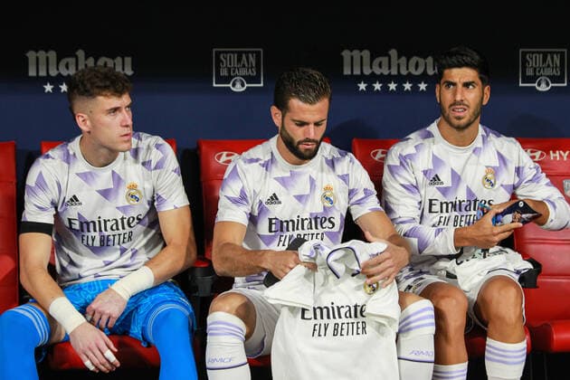 September 18, 2022, MADRID, MADRID, SPAIN: Luis Lopez, Nacho Fernandez and Marco Asensio of Real Madrid look on during La Liga football match played between Atletico de Madrid and Real Madrid at Civitas Metropolitano on September 18, 2022 in Madrid, Spain. MADRID SPAIN - ZUMAa181 20220918_zaa_a181_253 Copyright: xIrinaxR.xHipolitox
