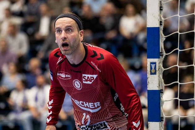 Bilder des Jahres 2022, Sport 09 September Sport Themen der Woche KW38 Sport Bilder des Tages LIQUI MOLY Handball-Bundesliga: VfL Gummersbach - TVB Stuttgart; 22.09.2022 Silvio Heinevetter (TVB Stuttgart, 12) schockiert LIQUI MOLY Handball-Bundesliga: VfL Gummersbach - TVB Stuttgart; Gummersbach, Schwalbe arena Copyright: xBEAUTIFULxSPORTS Wunderlx