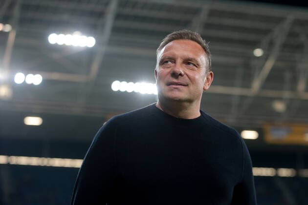 07.10.2022, Sinsheim, Germany, Pre Zero Arena, TSG 1899 Hoffenheim vs SV Werder Bremen - 1. Bundesliga, Trainer Andre Breitenreiter (TSG 1899 Hoffenheim) Schaut (Foto H. Langer) DFB DFL REGULATIONS PROHIBIT ANY USE OF PHOTOGRAPHS AS IMAGE SEQUENCES AND OR QUASI-VIDEO. Sinsheim Pre Zero Arena Baden Wuerttemberg Germany
