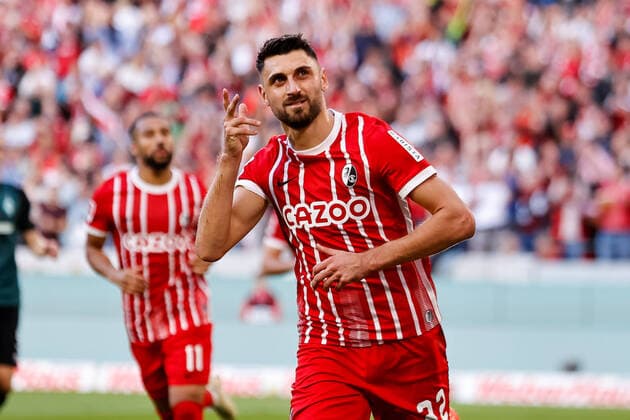 Bilder des Jahres, Sport 10 Oktober Sport Themen der Woche KW42 Sport Bilder des Tages Torjubel bei Vincenzo Grifo (SC Freiburg, 32) nach seinem Tor zum 2:0 , GER, SC Freiburg vs. SV Werder Bremen, Fussball, Bundesliga, 11. Spieltag, Spielzeit 2022 2023, 22.10.2022 DFL REGULATIONS PROHIBIT ANY USE OF PHOTOGRAPHS AS IMAGE SEQUENCES AND OR QUASI-VIDEO. GER, SC Freiburg vs. SV Werder Bremen, Fussball, Bundesliga, 11. Spieltag, Spielzeit 2022 2023, 22.10.2022 Freiburg im Breisgau Copyright: xEibner-Pressefoto GrantxHubbsx EP_GHS