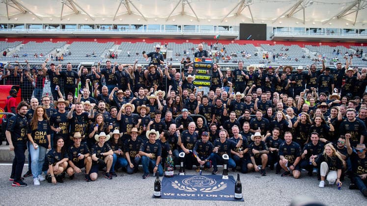 Bilder des Jahres, Sport 10 Oktober Sport Themen der Woche KW42 Sport Bilder des Tages Red Bull Racing feiert einen Tag nach dem Tod von Dietrich Mateschitz (Geschaeftsfuehrer) den Gewinn der Konstrukteuersweltmeisterschaft, USA, Formel 1 Grand Prix der USA, Circuit of the Americas Austin, Rennen, 23.10.2022 USA, Formel 1 Grand Prix der USA, Circuit of the Americas Austin, Rennen, 23.10.2022 Austin Copyright: xEibner Memmlerx EP_MMR