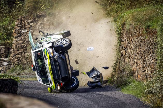 Bilder des Jahres, Sport 10 Oktober Sport Themen der Woche KW43 Sport Bilder des Tages 26 CALLEA Terence, MAILLEFERT Alexis, Peugeot 208 Rally4, action accident, crash,during the Rallye Crità rium des Cà vennes 2022, 8th round of the Championnat de France des Rallyes 2022, from October 27 to 29, 2022 in Montpellier - Le Vigan, France - AUTO - RALLYE CRITERIUM DES CEVENNES 2022 DPPI Panoramic 01522014_GRL_14280