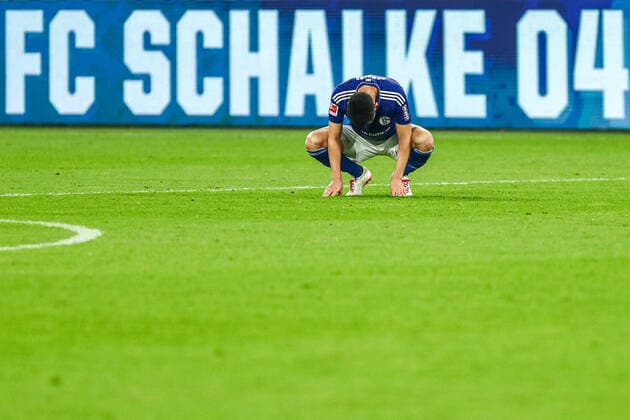Bilder des Jahres, Sport 10 Oktober Sport Themen der Woche KW43 Sport Bilder des Tages Maya Yoshida (FC Schalke 04, 04) unzufrieden, enttäuscht enttaeuscht nach dem Spiel, GER, FC Schalke 04 vs. SC Freiburg, Fussball, 1. Bundesliga, 12. Spieltag, Spielzeit 2022 2023, 30.10.2022, DFB DFL regulations prohibit any use of photographs as image sequences and or quasi-video., GER, FC Schalke 04 vs. SC Freiburg, Fussball, 1. Bundesliga, 12. Spieltag, Spielzeit 2022 2023, 30.10.2022, DFB DFL regulations prohibit any use of photographs as image sequences and or quasi-video., Foto: Eibner-Pressefoto Gabriel Boia Gelsenkirchen Copyright: xGabrielxBoiax EP_EER