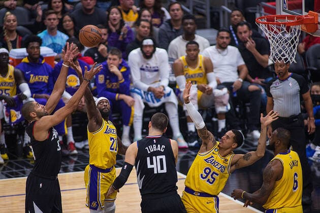 November 9, 2022, Los Angeles, California, USA: Patrick Beverly 21 of the Los Angeles Lakers blocks a shot attempt from Nicolas Batum 33 of the Los Angeles Clippers during their NBA, Basketball Herren, USA game on Wednesday November 9, 2022 at Crypto.com Arena in Los Angeles, California. Clippers defeat Lakers, 114-101. ARIANA RUIZ PI Los Angeles USA - ZUMAp124 20221109_zaa_p124_009 Copyright: xArianaxRuizx