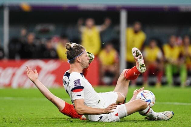 RECORD DATE NOT STATED FIFA World Cup, WM, Weltmeisterschaft, Fussball Qatar 2022 United States 1-1 Wales Aaron Ramsey and Gareth Bale of Wales during the game United States (USA) vs Wales, Corresponding to Group B of the FIFA World Cup Qatar 2022, at Ahmad bin Ali Stadium, Al Rayyan, November 21, 2022. <br><br> Aaron Ramsey y Gareth Bale de Gales durante el partido Estados Unidos (EUA) vs Gales, correspondiente al Grupo B de la Copa Mundial de la FIFA Qatar 2022, en el Estadio Ahmad bin Ali, Al Rayyan, 21 de noviembre de 2022. AL RAYYAN DOHA QATAR Copyright: xJorgexMartinezx 20221121145720_FWC_Q22_GB_USA_WAL_BALE97