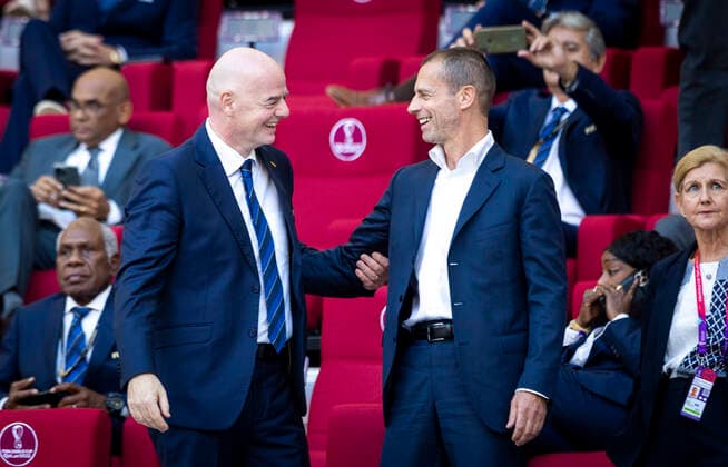 Doha, Qatar. 21st Nov, 2022. FIFA president Giovanni Infantino (L) UEFA president Aleksander Ceferin England - Iran World Cup 2022 in Qatar 21.11.2022 Credit: Moritz Müller