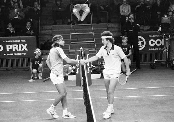 STOCKHOLM 1978-11-12. Björn Borg (tv) har förlorat mot John McEnroe, USA, i semifinalen i Stockholm Open med siffrorna 6-3, 6-4. Det är deras första möte och första gangen Borg förlorar mot en yngre motstandare. Stockholm Sverige TENNIS x53x