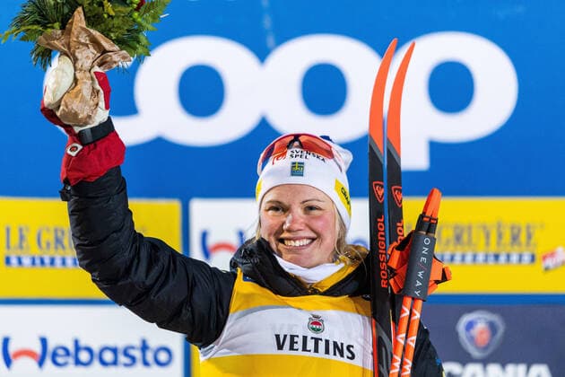 Bilder des Jahres, Sport 11 November Sport Themen der Woche KW47 Sport Bilder des Tages 221125 Emma Ribom of Sweden celebrates on the podium after winning women s sprint final during the FIS Cross-Country World Cup on November 25, 2022 in Ruka. Photo: Johanna Wallen BILDBYRAN kod JW JW0041 skidor cross-country skiing langrenn världscupen fis cross country world cup sprint dam bbeng final jubel sweden sverige Copyright: JOHANNAxWALLEN BB221125JW104