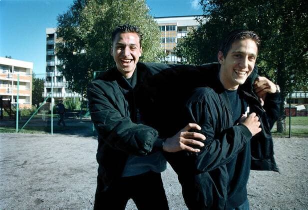 Malmö 1999-10-15 Malmö FF, MFF-spelarna Zlatan Ibrahimovic, tv, och Tony Flygare i Rosengard. Inför ödesmatch för ett nedflyttningshotat MFF mot Trelleborgs FF, TFF 1999. Foto Magnus af Geijerstam Sydsvenskan SCANPIX kod 680 **OUT Kvällsposten, Skanska Dagbladet, Metro Skane**