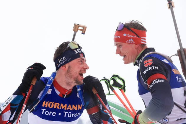 Bilder des Jahres 2022, Sport 12 Dezember Sport Themen der Woche KW50 Sport Bilder des Tages 221215 Sturla Holm Laegreid of Norway and Benedikt Doll of Germany after men s biathlon 10 km sprint during the IBU World Cup on December 15, 2022 in Annecy-Le Grand Bornand. Photo: Christian Manzoni Nordic Focus BILDBYRAN skidskytte biathlon skiskyting bbeng Copyright: CHRISTIANxMANZONI BB221215BB988