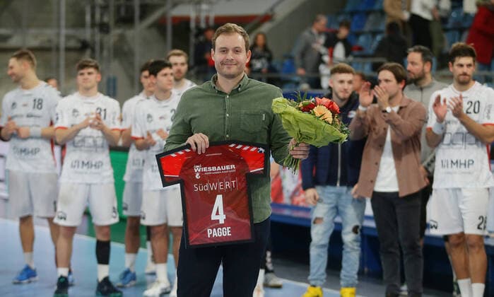 Bilder des Jahres 2022, Sport 12 Dezember Sport Themen der Woche KW51 Bietigheim , DHB-Pokal Achtelfinale , SG BBM Bietigheim vs. THW Kiel , Veraschiedung Patrick Rentschler ( BBM )