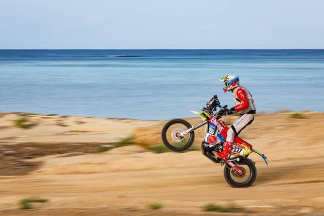 Bilder des Jahres 2022, Sport 12 Dezember Sport Themen der Woche KW52 Sport Bilder des Tages 117 MISSONI Ottavio (ita), Ottavio Missoni, MV Augusta, Honda, Moto, Motul, action during the Prologue of the Dakar 2023, on December 31, 2022 near Yanbu, Saudi Arabia - AUTO - DAKAR 2023 - PROLOGUE DPPI Panoramic 20221231DAK1035