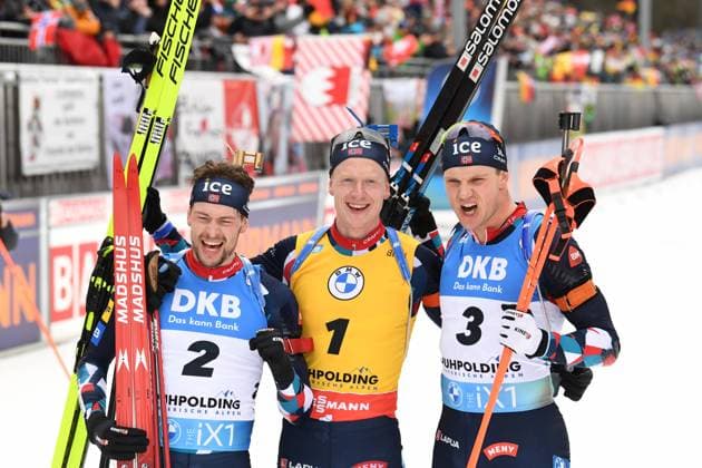 Bilder des Jahres 2023, Sport 01 Januar Sport Themen der Woche KW02 Biathlon - Siegerfoto mit LAEGREID Sturla Holm (NOR), BOE Johannes Thingnes (NOR) und CHRISTIANSEN Vetle Sjaastad (NOR) bei dem 15 km Massenstart der Herren beim BMW IBU Weltcup Biathlon in Ruhpolding am 15.01.2023, Deutschland, Oberbayern Ruhpolding Chiemgau Arena Oberbayern Deutschland