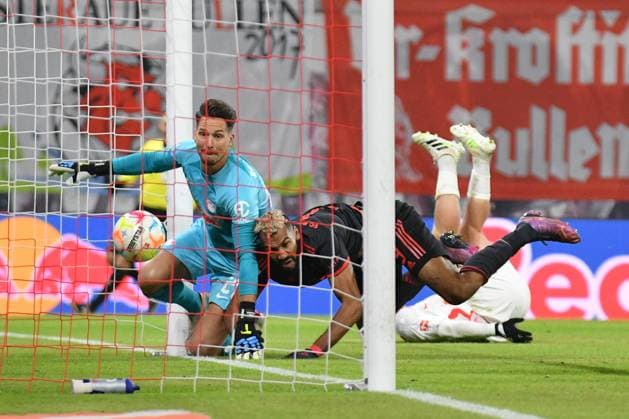 Bilder des Jahres 2023, Sport 01 Januar Sport Bilder des Tages Janis Blaswich (Torwart, RB Leipzig) li. und Eric Maxim Choupo-Moting (FC Bayern Muenchen) re., er erzielt das 1:0 RB Leipzig vs. FC Bayern Muenchen, Fussball, 1. Bundesliga, 16. Spieltag, Saison 2022 2023, 20.01.2023 DFB DFL REGULATIONS PROHIBIT ANY USE OF PHOTOGRAPHS AS IMAGE SEQUENCES AND OR QUASI-VIDEO RB Leipzig vs. FC Bayern Muenchen, Fussball, 1. Bundesliga, 16. Spieltag, Saison 2022 2023, 20.01.2023 Leipzig Copyright: xEibner-Pressefoto BertxHarzerx EP_EER