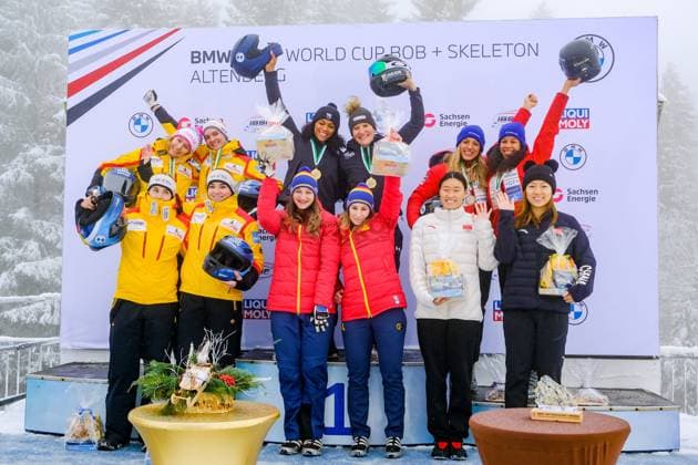 Bilder des Jahres 2023, Sport 01 Januar IBSF Weltcup & EM Bob+Skeleton in Altenberg am 21.01.2023. Zweierbob Damen. Siegerehrung. 1. Platz: Team Kaillie Humphries, 2. Platz: Team Laura Nolte (GER), 3. Platz: Team Melanie Hasler (SUI), 4. Platz: Team Kim Kalicki (GER), 5. Platz: Team Andreea Grecu, 6. Platz: Team Qing Ying (CHN).