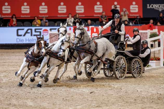 Bilder des Jahres 2023, Sport 01 Januar LEIPZIG - Partner Pferd 2023, LEIPZIG - Partner Pferd 2023 CHARDON Ijsbrand (NED), Casper, Feles, Conversano Carlos, Favory Fantom Stechen Drive-Off FEI Driving World Cupâ ¢ Opening class for the FEI World Cup comp. - Four in hand driving time obstacle comp. with drive off, international Leipzig, Messe 22. January 2023 -
