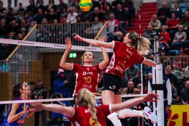Bilder des Jahres 2023, Sport 01 Januar Sport Themen der Woche KW05 Sport Bilder des Tages CEV Champions League SC Potsdam - Igor Gorgonzola NOVARA CEV Champions League SC Potsdam - Igor Gorgonzola NOVARA; Sarah van Aalen ( 10) , Maja Savic ( 5) Copyright: xBEAUTIFULxSPORTS NicolxMarschallx