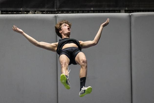 Bilder des Jahres 2023, Sport 02 Februar Sport Themen der Woche KW05 SM Mehrkampf und Nat. Hallenmeeting LA Bern (04.02.2023) Valentin Imsand (CS 13 Etoiles, SUI) ueberquert 4.50 m und verbessert den Schweizer U20 U23 Rekord im Stabhochsprung bei der SM Mehrkampf und Nat. Hallenmeeting LA Bern in Magglingen, Switzerland, on Saturday, February 04, 2023 Copyright: xBEAUTIFULxSPORTS OlafxRellischx