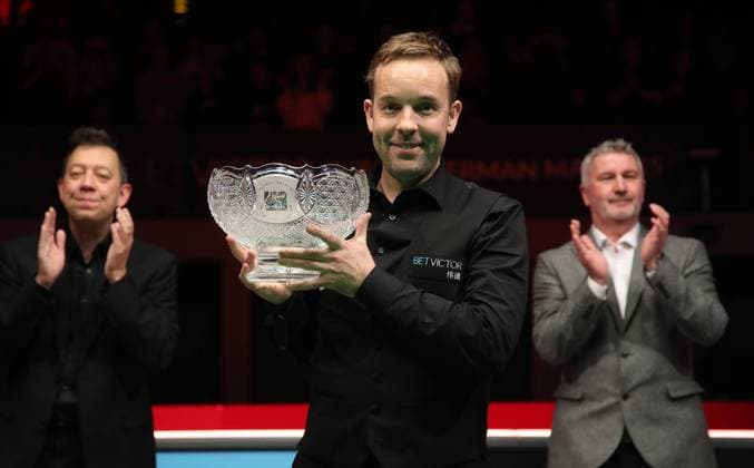 Bilder des Jahres 2023, Sport 02 Februar Sport Themen der Woche KW05 Sport Bilder des Tages Thomas Cesal, Ali Carter (ENG), Nigel Oldfield Snooker Billard Finale Berlin German Masters im Tempodrom 05.02.2023