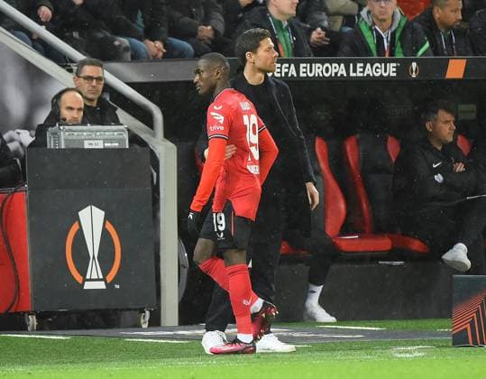 09.03.2023, xhbx, Fussball UEFA Europa League 1 8 Finale, Bayer 04 Leverkusen - Ferencvaros Budapest emspor, v.l. Moussa Diaby (Bayer Leverkusen), Trainer Xabi Alonso (Bayer Leverkusen) (DFL DFB REGULATIONS PROHIBIT ANY USE OF PHOTOGRAPHS as IMAGE SEQUENCES and or QUASI-VIDEO) Leverkusen
