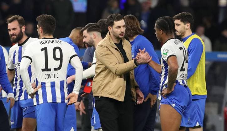 Lucas Tousart, Stevan Jovetic, Trainer Sandro Schwarz, Jessic Ngankam enttäuscht nach Spielende Enttäuschung Fußball Fussball DFL Bundesliga Herren 27.Spieltag Saison 2022 2023 08.04.2023 Hertha BSC Berlin vs. RB Leipzig RBL DFL regulations prohibit any use of photographs as image sequences and or quasi-video
