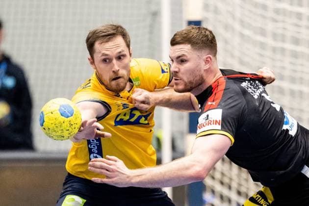 Bilder des Jahres 2023, Sport 04 April Sport Themen der Woche KW17 Sport Bilder des Tages 230427 Albin Lagergren of Sweden and Johannes Golla of Germany during the EHF Euro Cup handball match between Sweden and Germany on April 27, 2023 in Kristianstad. Photo: Petter Arvidson BILDBYRAN kod PA PA0560 handball handboll handball ehf euro cup sweden germany bbeng Copyright: PETTERxARVIDSON BB230427PA102