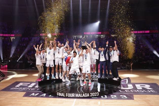 Bilder des Jahres 2023, Sport 05 Mai Sport Themen der Woche KW19 Sport Bilder des Tages Champions-League Seiger 2022 2023: Telekom Baskets Bonn vs. Hapoel Jerusalem Basketball Champions League BCL Final Four - Finale Foto: Jörn Wolter