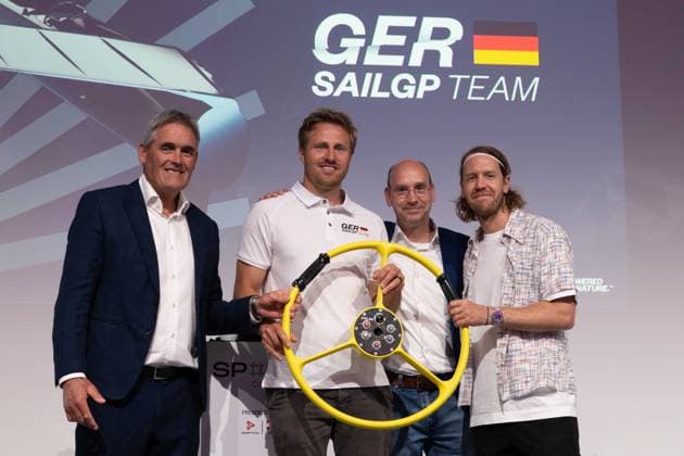 Bilder des Jahres 2023, Sport 05 Mai Sport Themen der Woche KW22 Sport Bilder des Tages v.l. Sir Russell COUTTS, NZL, Segler- und Segelyacht-Designer, Erik HEIL, Segler, Team GER, Thomas RIEDEL, Riedel Communications, Sebastian VETTEL, ehem. Formel 1-Rennfahrer, CEO Sir Russell Coutts stellt das neue SailGP Team vor, Messe SPOBIS 2023 in Duesseldorf, am 31.01.2023. Â