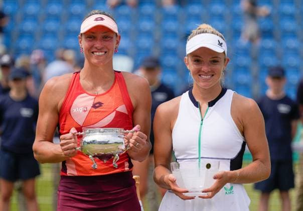 Bilder des Jahres 2023, Sport 06 Juni Sport Themen der Woche KW23 Sport Bilder des Tages Mandatory Credit: Photo by Dave Shopland Shutterstock (13956576al) Winner Belgium s Yanina Wickmayer and Great Britain s Katie Swan with trophies Lexus Surbiton Trophy, Tennis, Day 8, Surbiton Racket & Fitness Club, London, UK - 11 June 2023 Lexus Surbiton Trophy, Tennis, Day 8, Surbiton Racket & Fitness Club, London, UK - 11 June 2023 Copyright: xDavexShopland Shutterstockx 13956576al