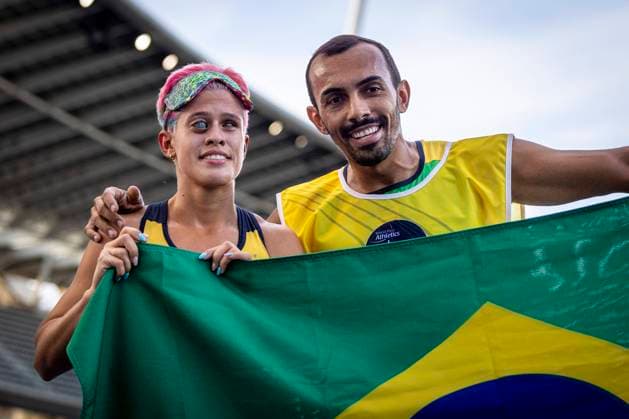 Bilder des Jahres 2023, Sport 07 Juli Sport Themen der Woche KW28 Sport Bilder des Tages Paris 2023 World Para Athletics Championships; Frankreich, 11.07.2023 Weltmeisterin Thalia Simplicio (BRA) und ihr Guide Felipe Shimanda waehrend der World Para Athletics Championships am 11.07.2023 im Charlety Stadium in Paris, Frankreich. Copyright: xBEAUTIFULxSPORTS LeahxKohringx