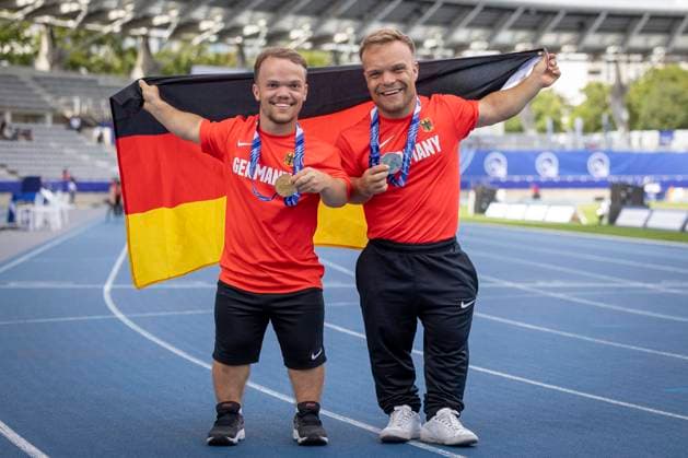 Bilder des Jahres 2023, Sport 07 Juli Sport Themen der Woche KW28 Sport Bilder des Tages Paris 2023 World Para Athletics Championships; Frankreich, 12.07.2023 Weltmeister Yannis Fischer (GER VfB Stuttgart F40) und Vize-Weltmeister Niko Kappel (GER VfB Stuttgart F41) waehrend der World Para Athletics Championships am 12.07.2023 im Charlety Stadium in Paris, Frankreich. Copyright: xBEAUTIFULxSPORTS LeahxKohringx