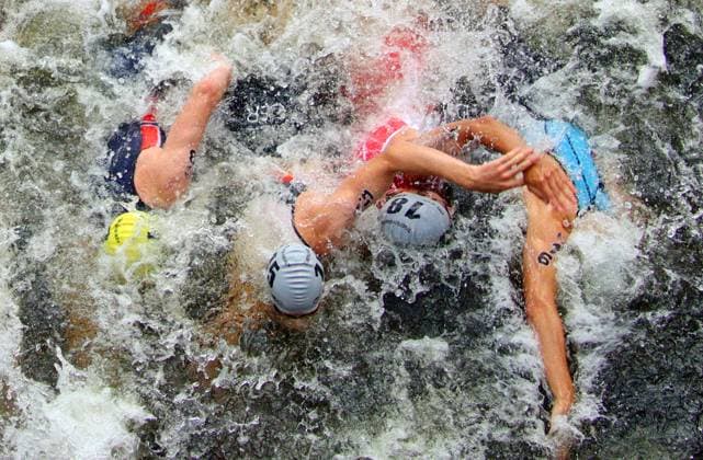 Bilder des Jahres 2023, Sport 07 Juli Sport Themen der Woche KW28 Sport Bilder des Tages Triathlon-WM in Hamburg, Qualifikation Supersprint, Elite-Männer. Finalläufe.