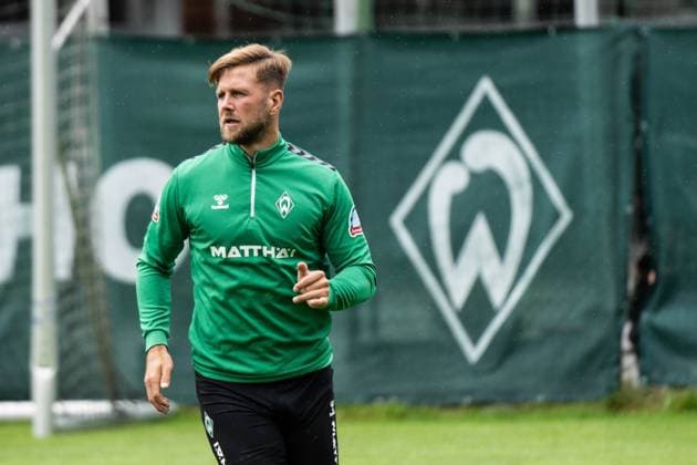 1.FBL, Werder Bremen Trainingslager Tag 08 26.07.2023, Parkstadion, Zell am Ziller, 1.FBL, Werder Bremen Trainingslager Tag 08 Im Bild: Niclas Füllkrug Fuellkrug (Werder Bremen 11); mit Werder Bremen Logo im Hintergrund