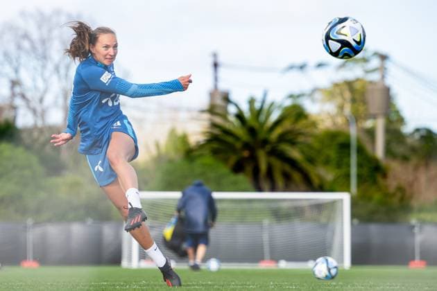 230728 Marit Bratberg Lund of the Norwegian women?s national football team at a training session during the FIFA Women s World Cup on July 28, 2023 in Auckland. Photo: Vegard Grott BILDBYRAN kod VG VG0501 bbeng fotball fotboll football norge norway a kvinner dam fotbolls-vm fotball vm kvinner världsmästerskap vm fifa womens world cup träning practice training day 9 Copyright: VEGARDxGRoTT BB230728VG025