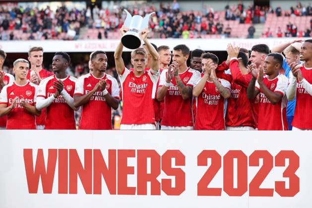 Bilder des Jahres 2023, Sport 08 August Sport Themen der Woche KW31 Sport Bilder des Tages Arsenal v Monaco 02 August 2023, London - The Emirates Cup - Arsenal v Monaco - Martin Odegaard of Arsenal celebrates winning the Emirates Cup with his team mates - Photo: Jacques Feeney Offside. London UK Copyright: xJacquesxFeeneyx xOffsidexOffside